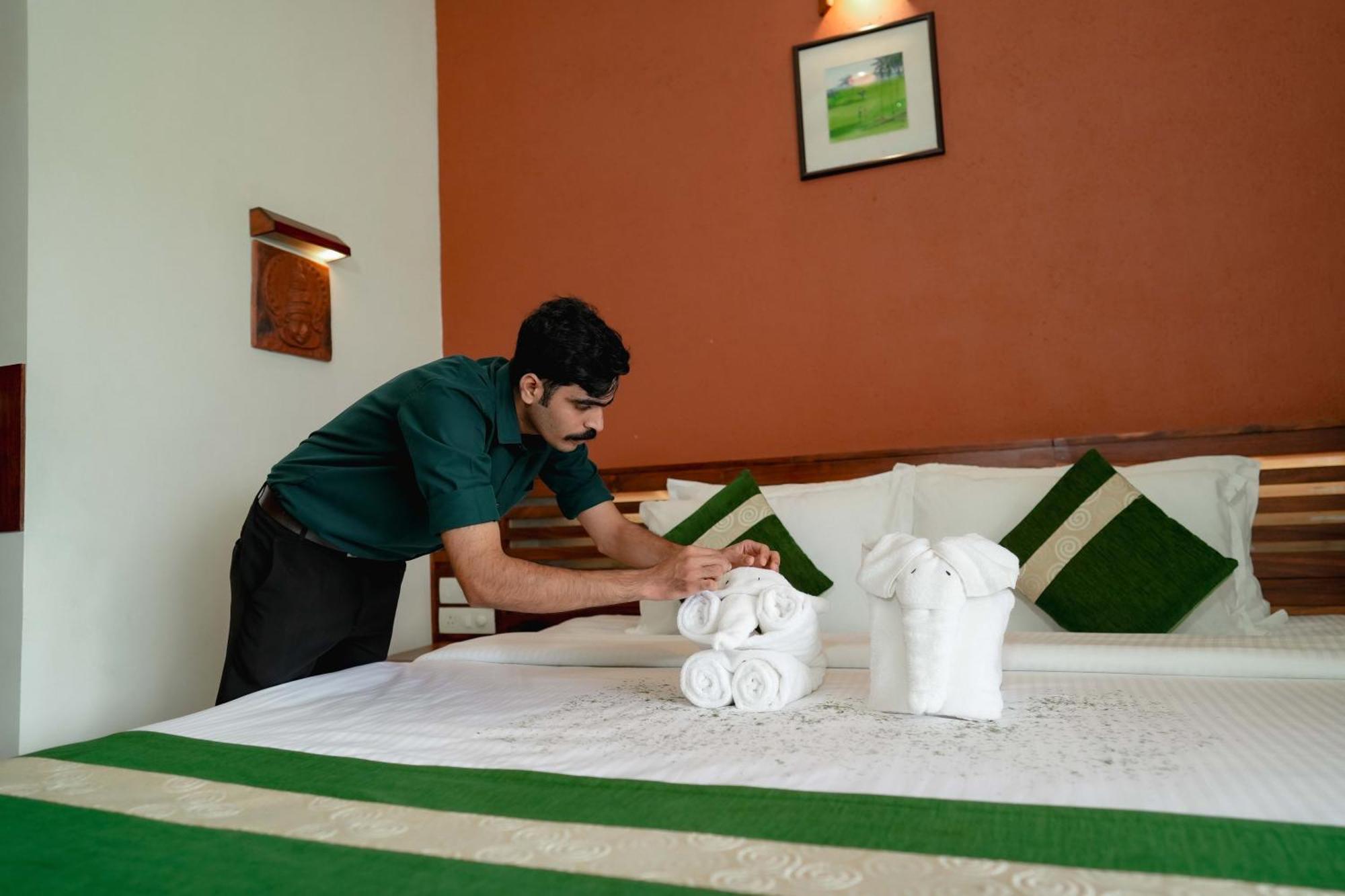 Wayanad Silverwoods Forest Resort & Spa Padinjarathara Extérieur photo
