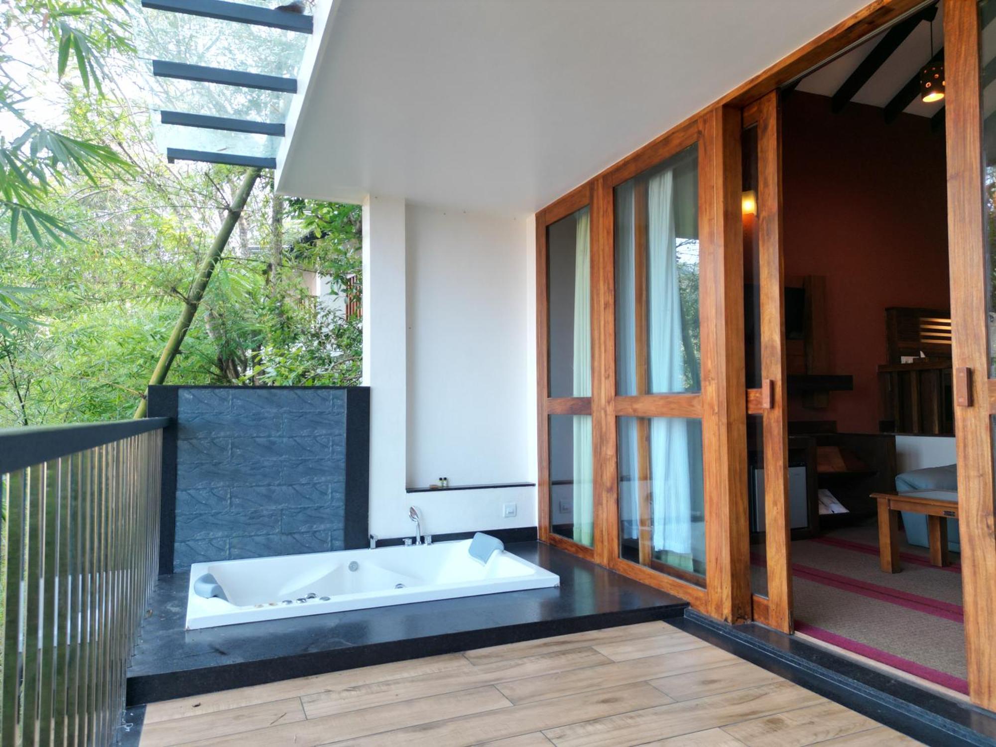 Wayanad Silverwoods Forest Resort & Spa Padinjarathara Extérieur photo